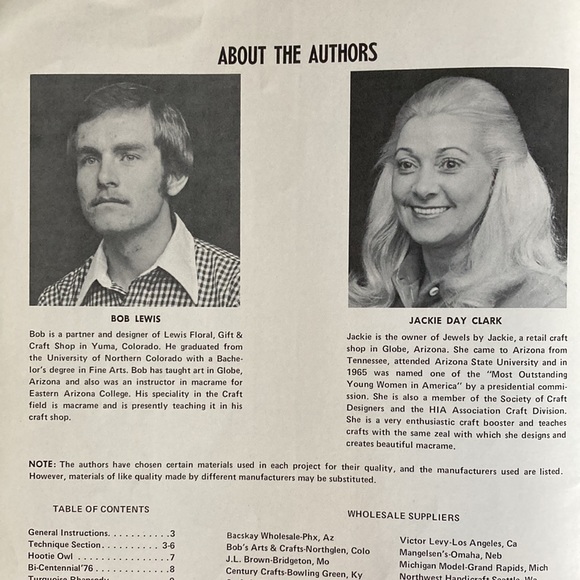 Pair of kitschy vintage 1970s crafting booklets - mod world crafts and macramé - Picture 2 of 10